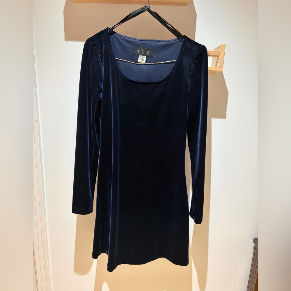 Midnight Blue Velvet Long Sleeve Dress